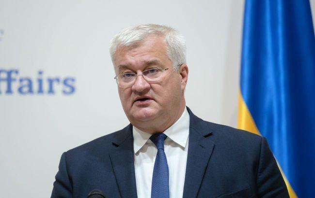 image for Hungary took Ukrainian bank staff hostage and seized funds
