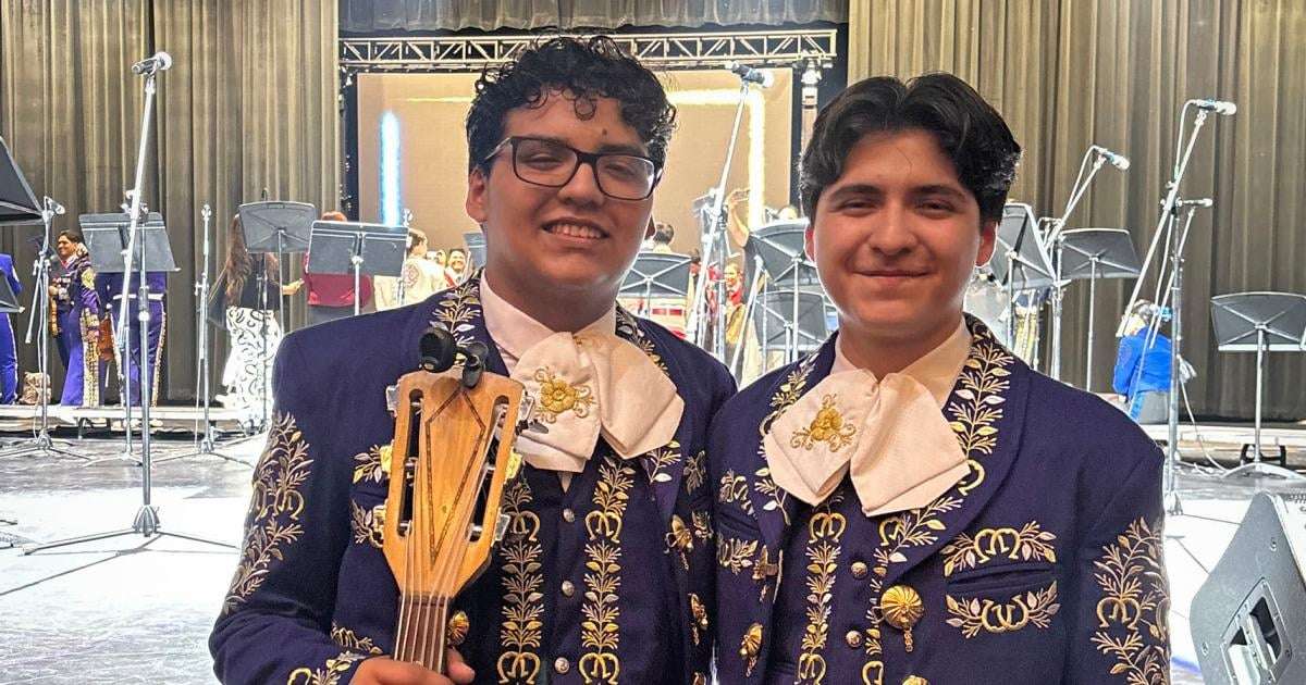 image for Champion high school mariachi musician and family released from immigration detention after growing outcry