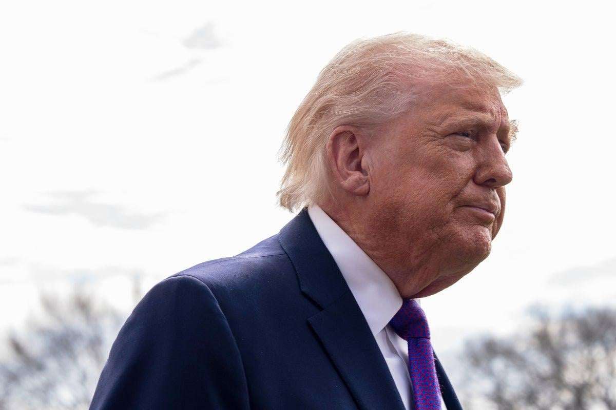 image for Trump calls woman journalist a ‘rotten reporter’ after she asks why the FBI has seized Arizona voting records