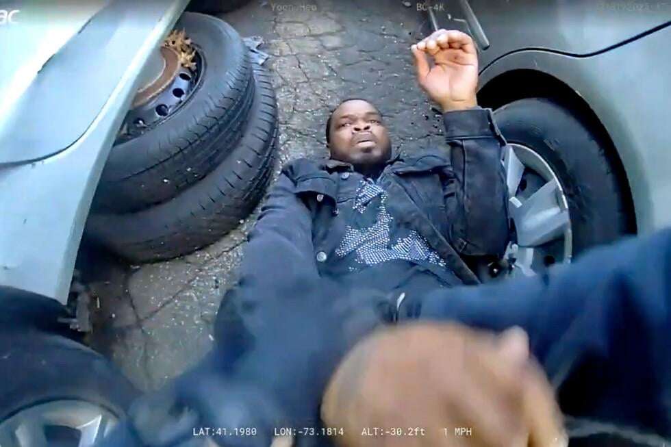 image for Officer having anxiety attack took ambulance sent for man dying from police shooting, report says