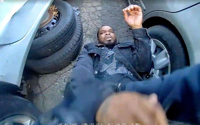 image for Officer having anxiety attack took ambulance sent for man dying from police shooting, report says