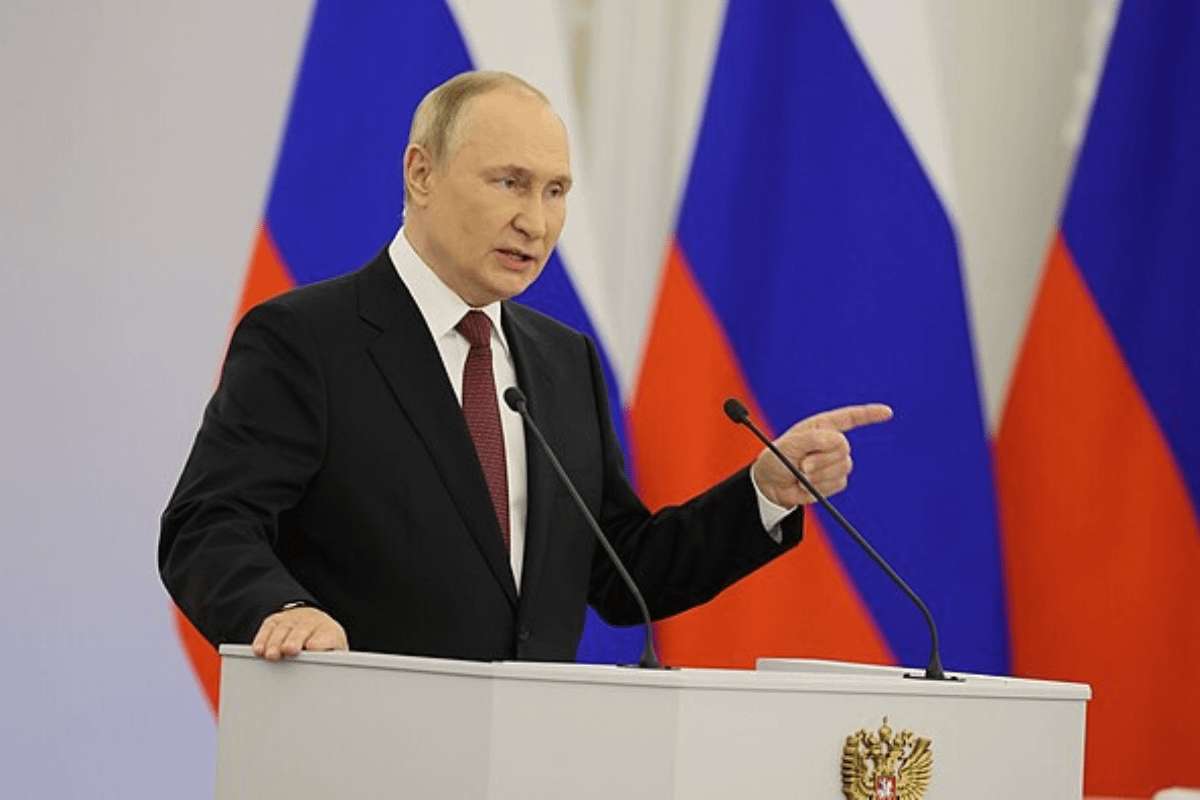 image for Kremlin Deletes Video of Putin Struggling to Speak at Event 'Due to a Scratchy Throat'