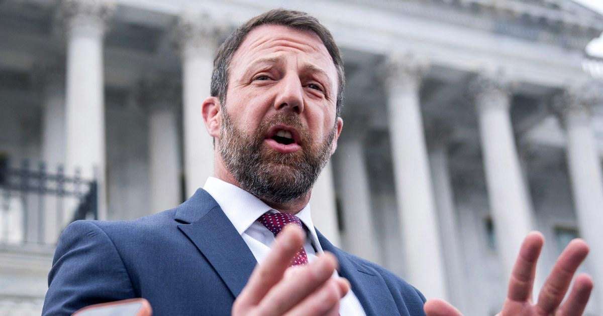 image for Trump's DHS pick Mullin advances by one vote after Sen. Fetterman votes yes