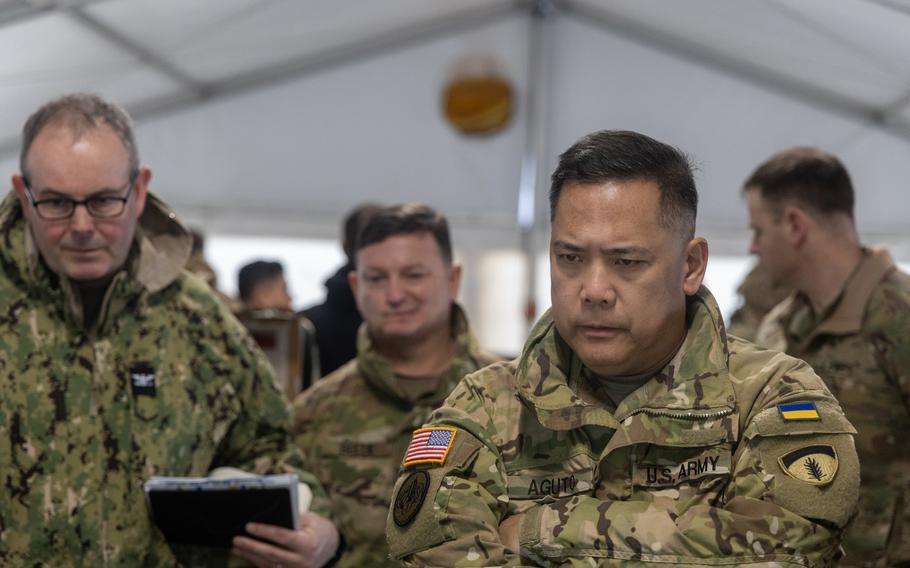 image for Former US general got drunk in Kyiv, suffered concussion, left classified maps on train, watchdog finds