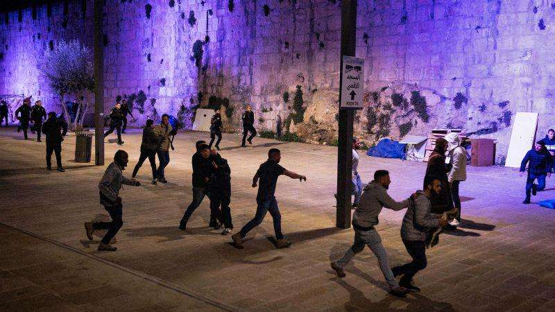image for Israeli police attack journalists in Jerusalem, fracturing wrist of CNN producer