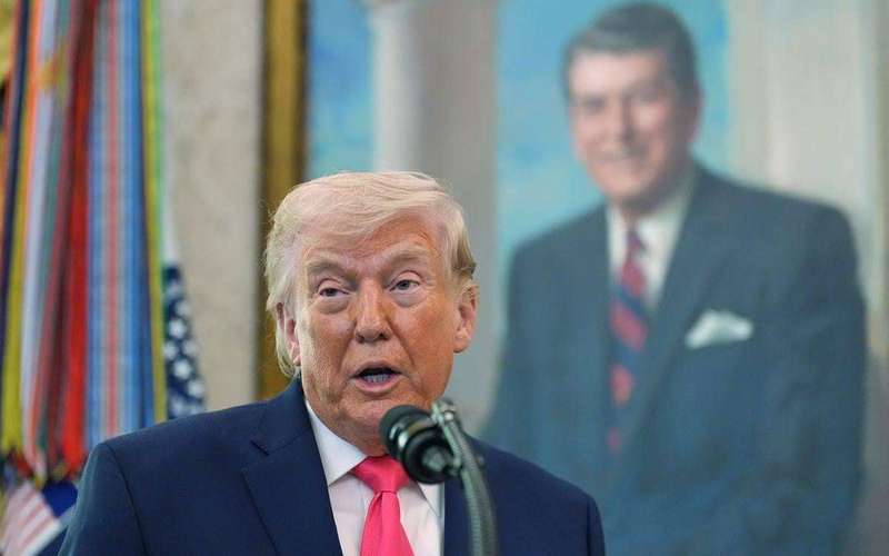 image for White House staffers ‘baffled’ over Trump claiming Iran gave him a prize related to Strait of Hormuz: report