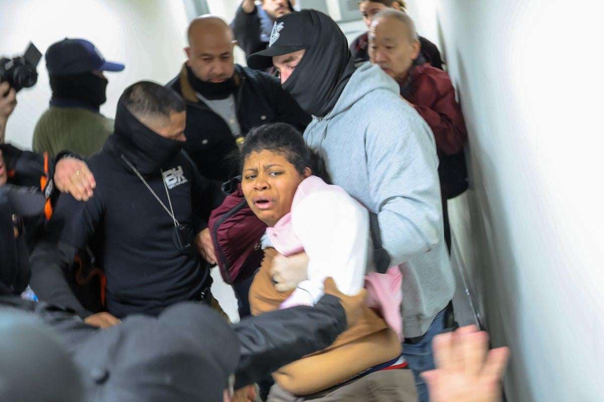 image for ICE mistakenly told agents to arrest people in immigration courts, DOJ admits