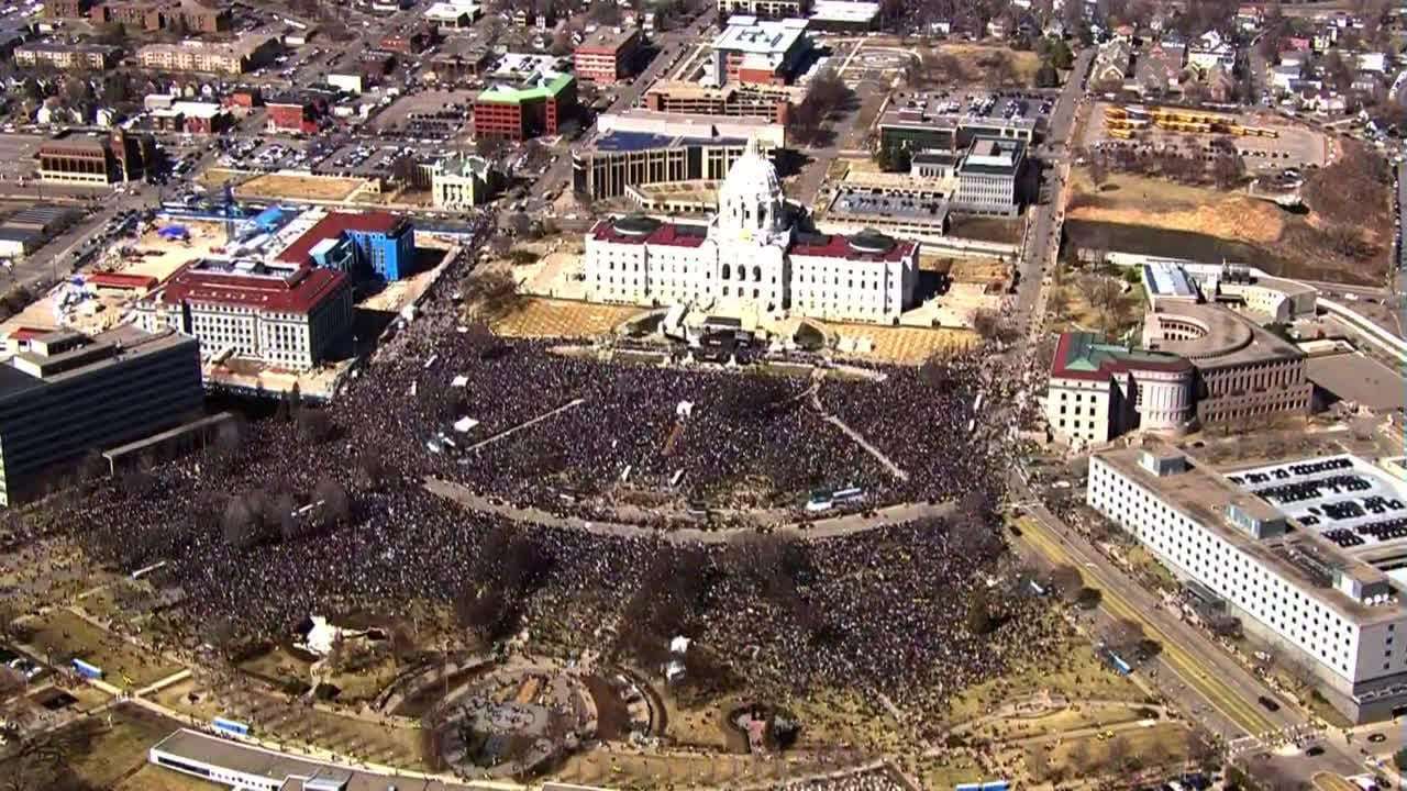 image for Thousands gather for No Kings rally in Minnesota