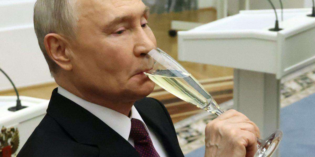 image for Russia expected a windfall from soaring oil prices, but Ukrainian drones are devastating exports