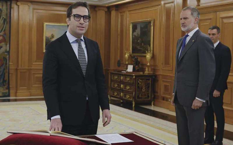 image for Spain Shuts Airspace for US Planes Involved in Iran War