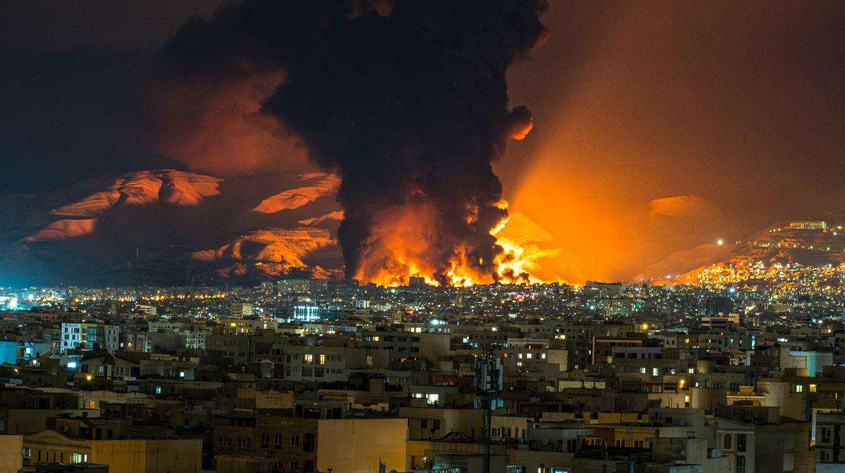 image for Trump 'willing to delay Iran war deadline again' as Tehran refuses to back down