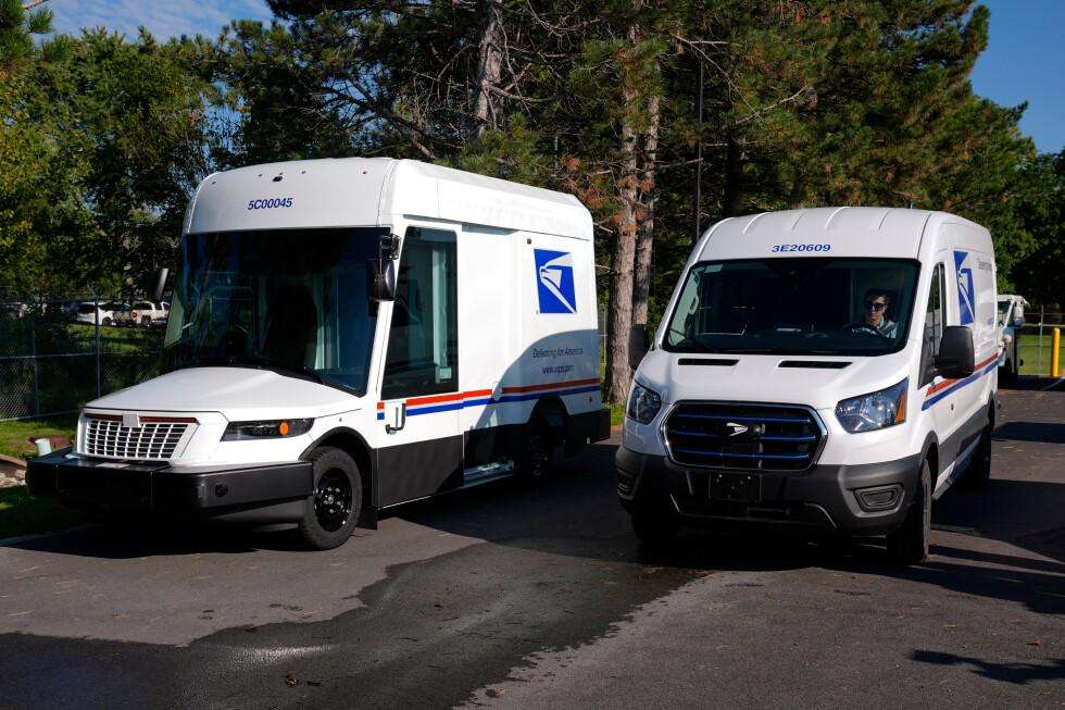 image for USPS is set to suspend pension contributions, seeks 4-cent stamp price hike