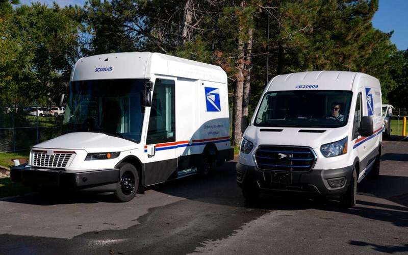 image for USPS is set to suspend pension contributions, seeks 4-cent stamp price hike