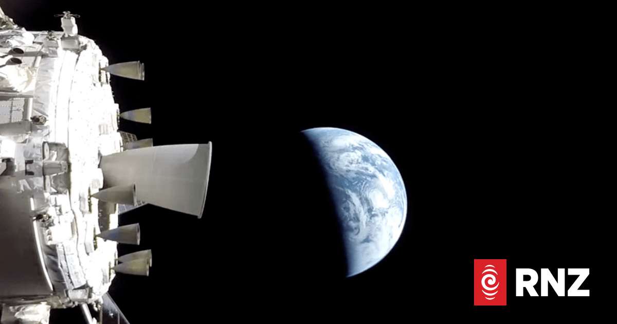 image for Artemis II crew splashes down safely in Pacific Ocean, ending historic moon mission
