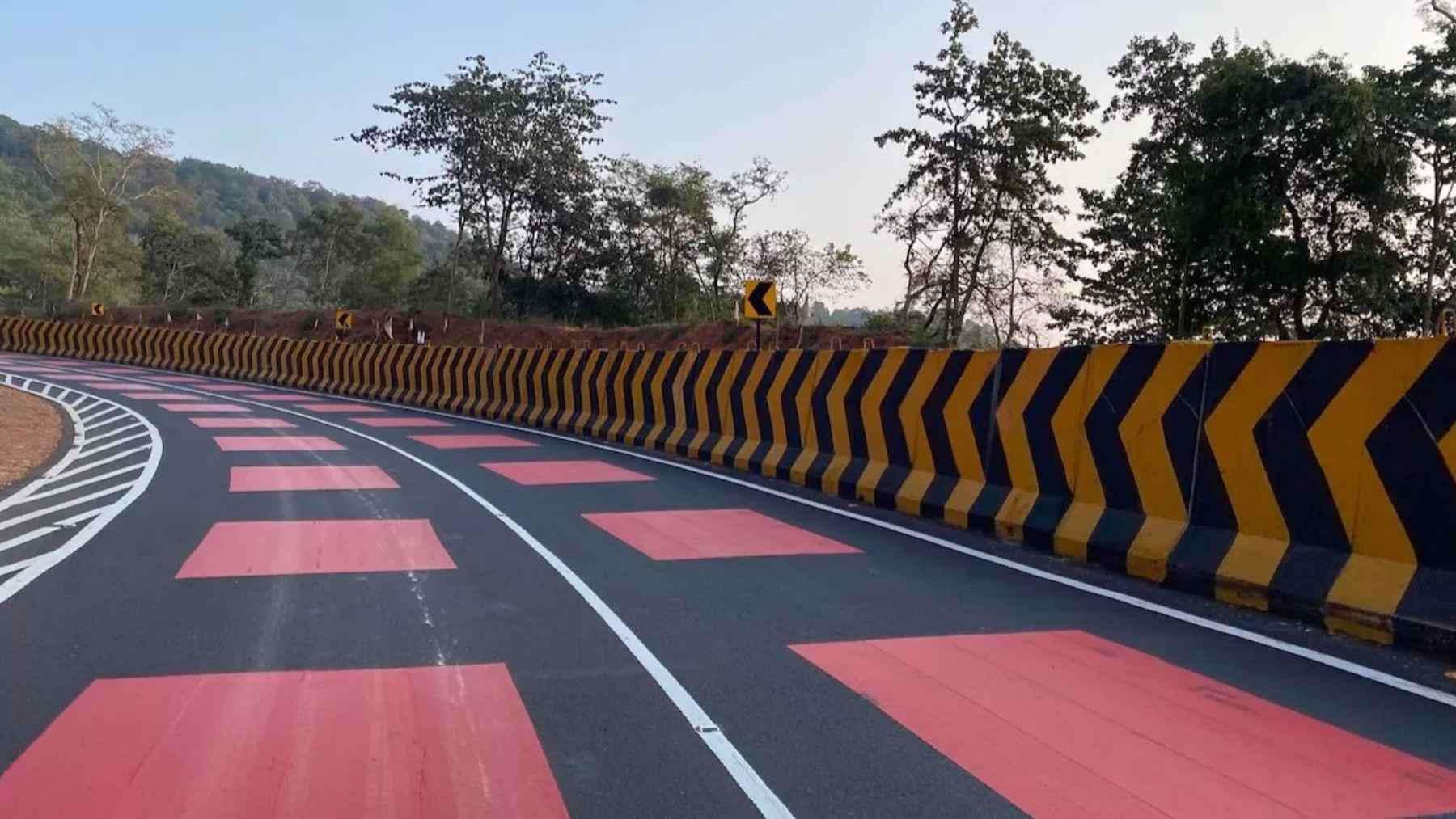 image for India is inaugurating its first “red road” to save wildlife, and the trick is not fences or speed cameras, but a surface that forces drivers to slow down almost without realizing it.