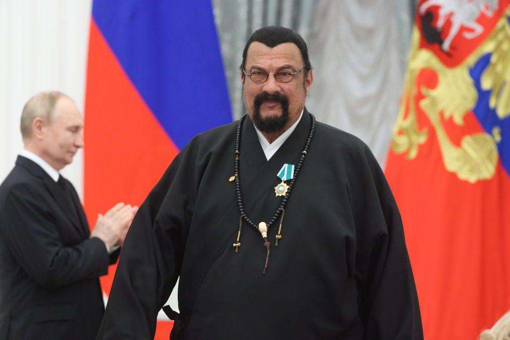 image for Ukraine accuses Steven Seagal of receiving weapons from illegal Russian trafficking network