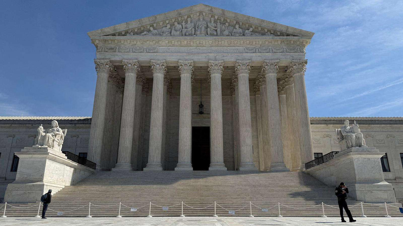 image for Supreme Court limits Voting Rights Act in historic decision
