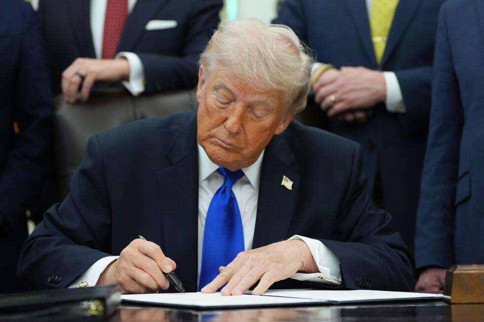 image for Trump says he’ll place 25% tariff on autos from the EU, accusing it of not complying with trade deal