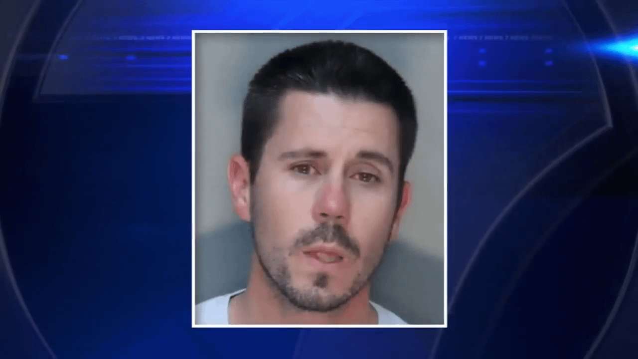 image for Secret Service employee exposed himself and masturbated in front of guests at DoubleTree near MIA, detectives say - WSVN 7News