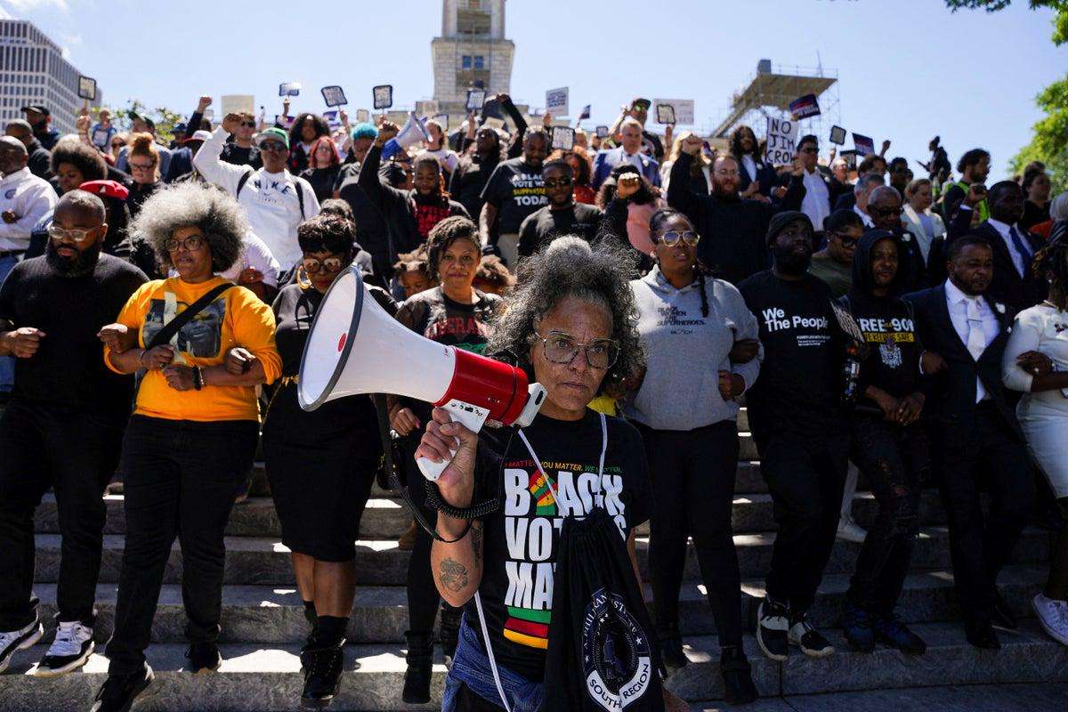 image for Black voters are ‘prepared to make noise’ after Republicans quickly pass ‘Jim Crow’ voting maps