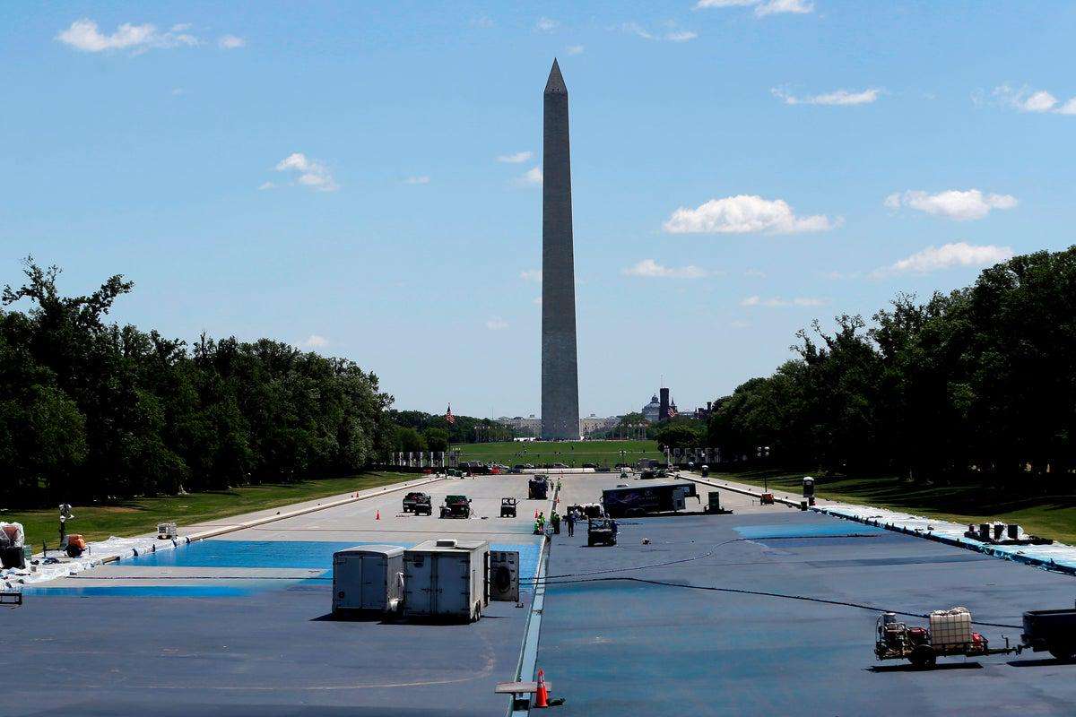 image for Trump gave $6.9M no-bid contract to his ‘pool guy’ to repaint reflection pool under ‘urgent’ exemption