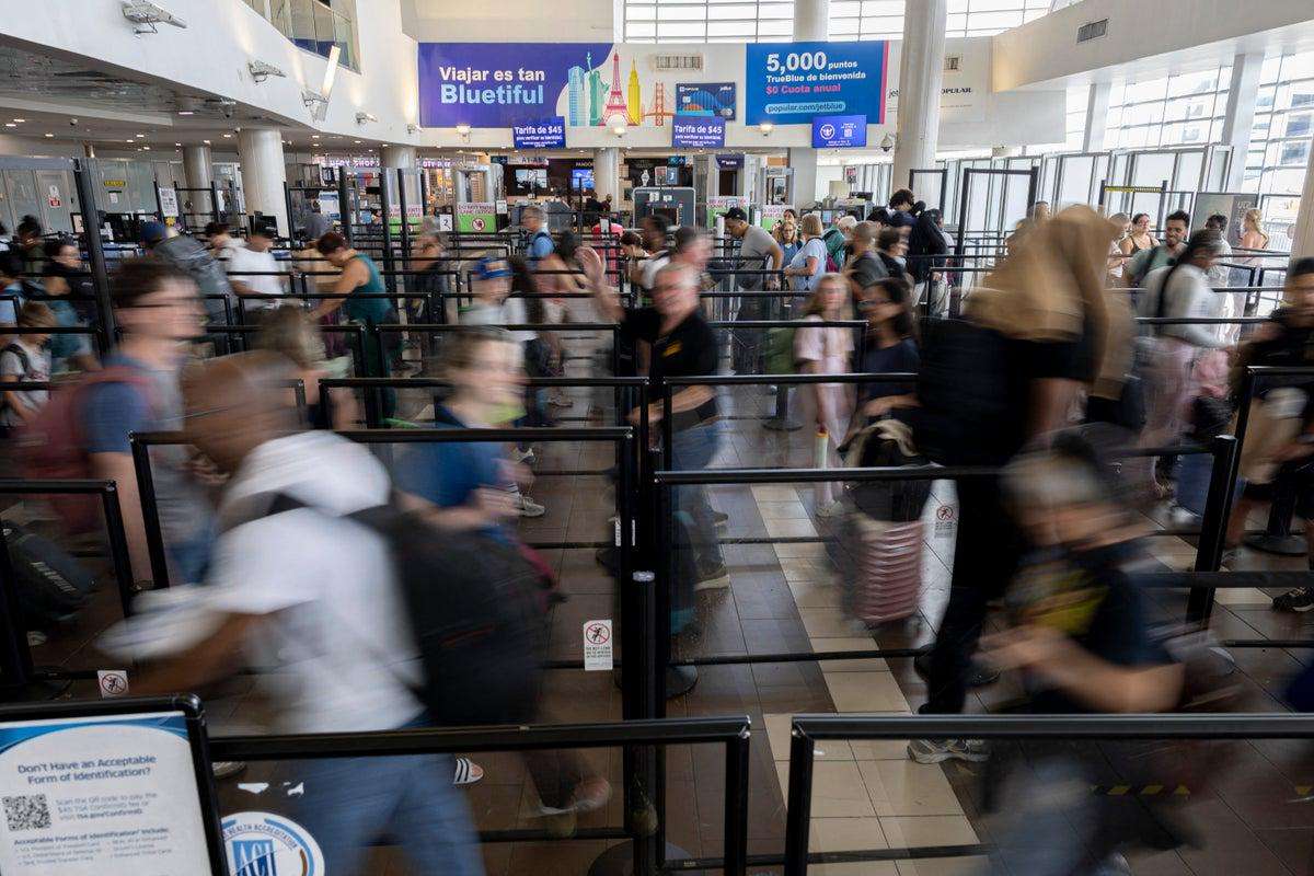 image for Record number of Americans are leaving the country and renouncing their citizenship for good, report says