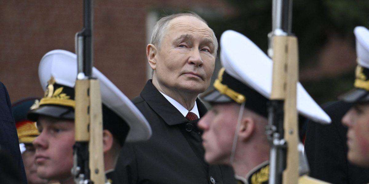 image for Former top Russian official admits the country is over Putin and can 'imagine a future without him'