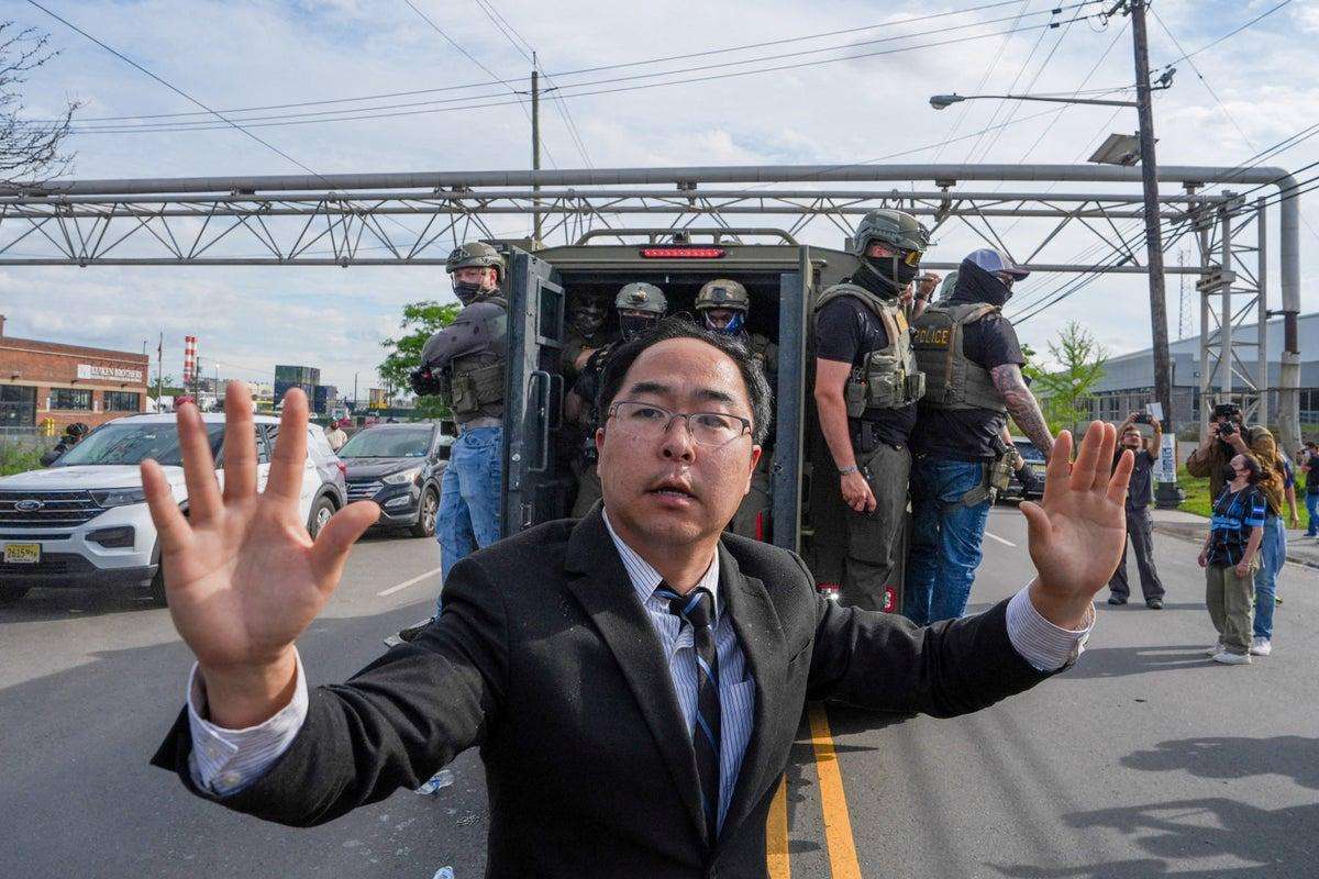 image for US Senator pepper-sprayed by ICE outside immigration detention center: ‘It’s just burning’