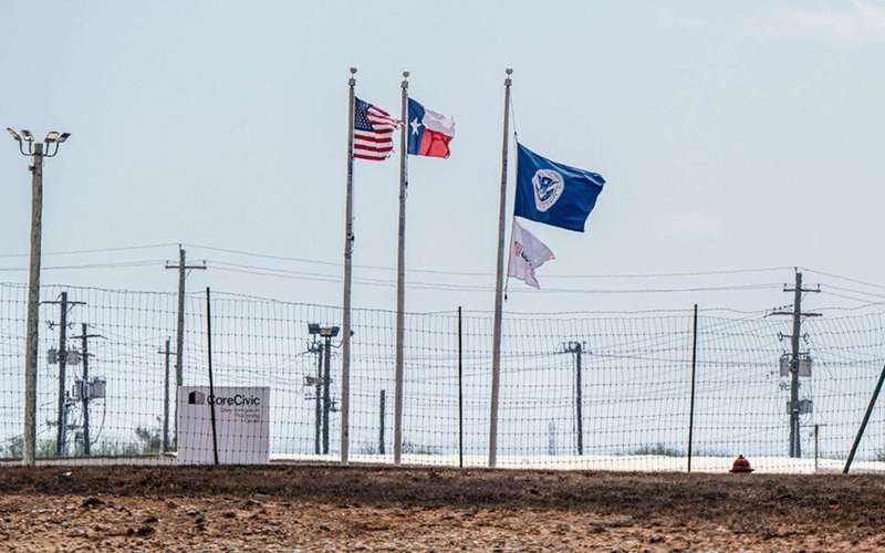 image for ICE will stop reporting deaths of newly released detainees