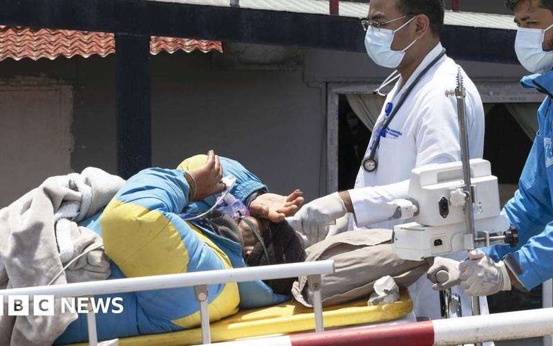 image for Mount Everest: Sherpa guide found alive after going missing for six days