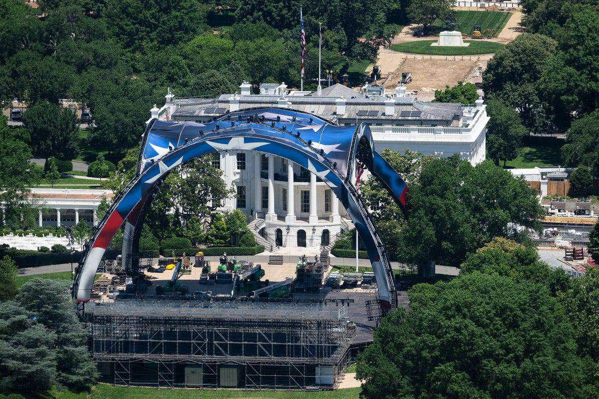 image for Trump’s White House cage fight event being snubbed by A-listers on heels of concert fiasco