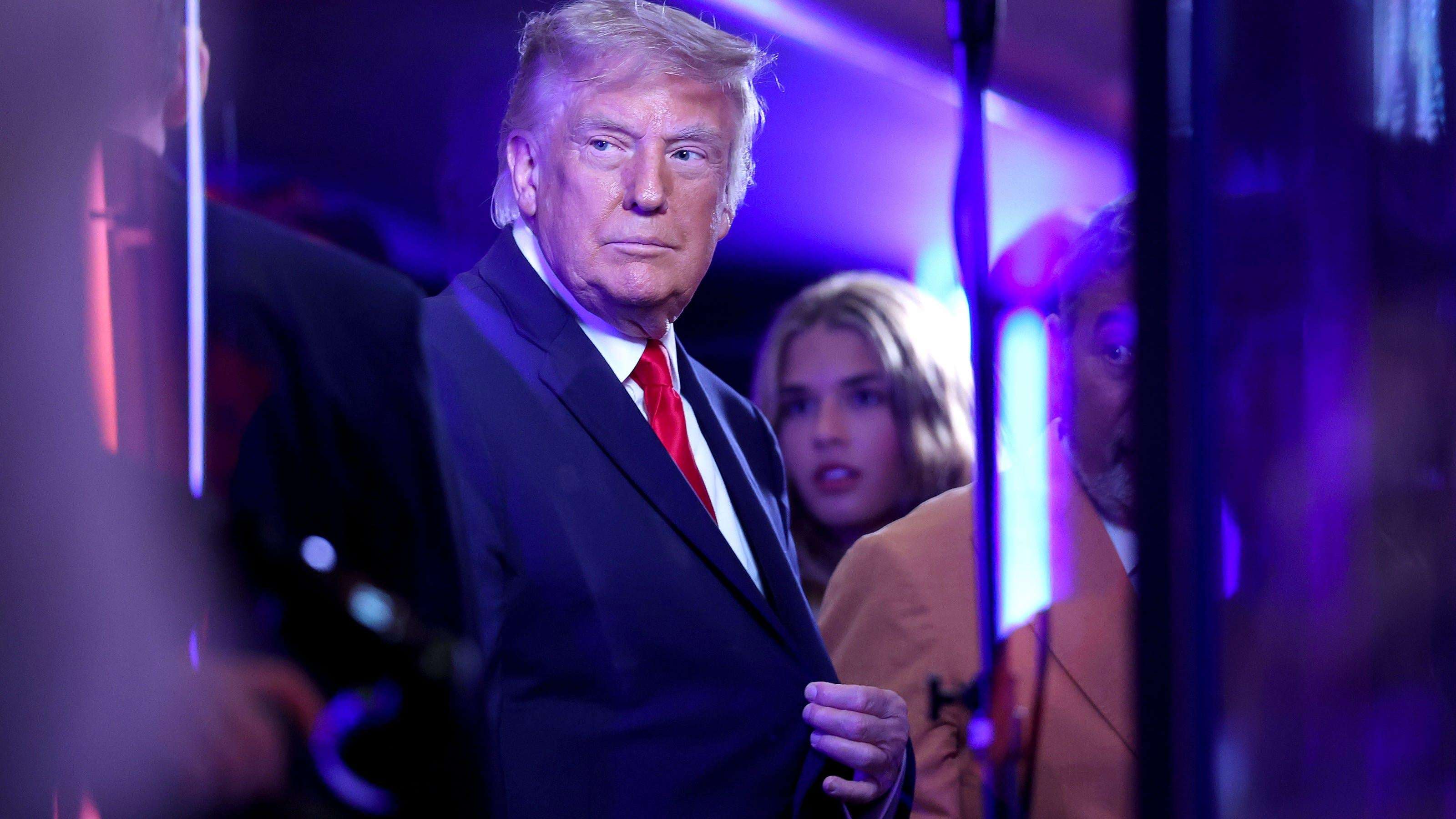image for AOC trolls Trump, accuses him of falling asleep at Knicks game