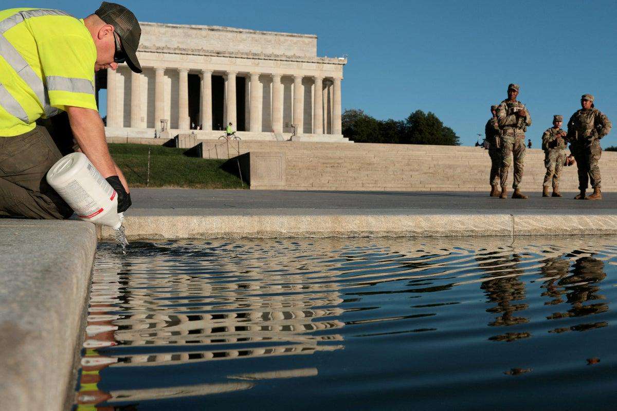 image for Trump team’s answer to growing algae problem in Reflecting Pool: Bleach it