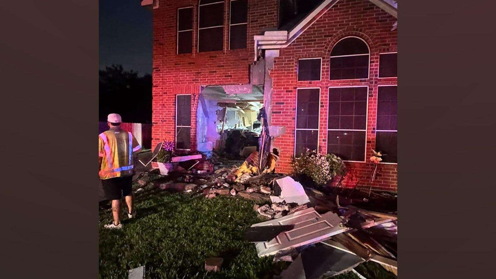 image for Tesla allegedly in autopilot mode crashes into Texas house, woman killed: Investigators