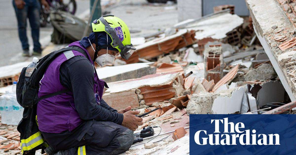 image for Venezuela earthquake: father and son found alive in rubble after four days as death toll nears 1,500