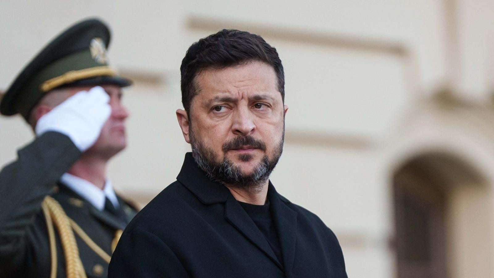 image for Ukraine strikes Russian oil refinery as Zelenskyy calls for Moscow to end war