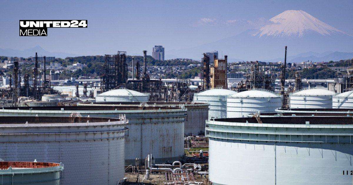 image for Russia to Import 200,000 Barrels of Japanese Aviation Fuel via Ship-to-Ship Transfer