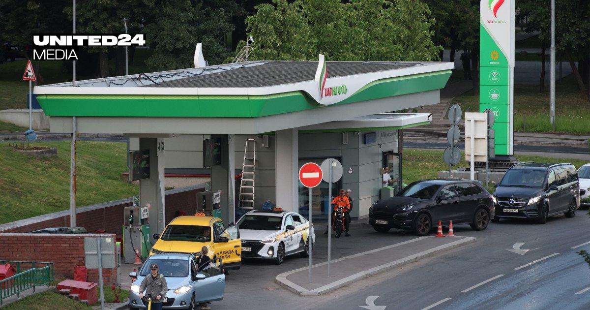 image for Gasoline Disappears From All Filling Stations in Russia's Novorossiysk Amid Fuel Shortages
