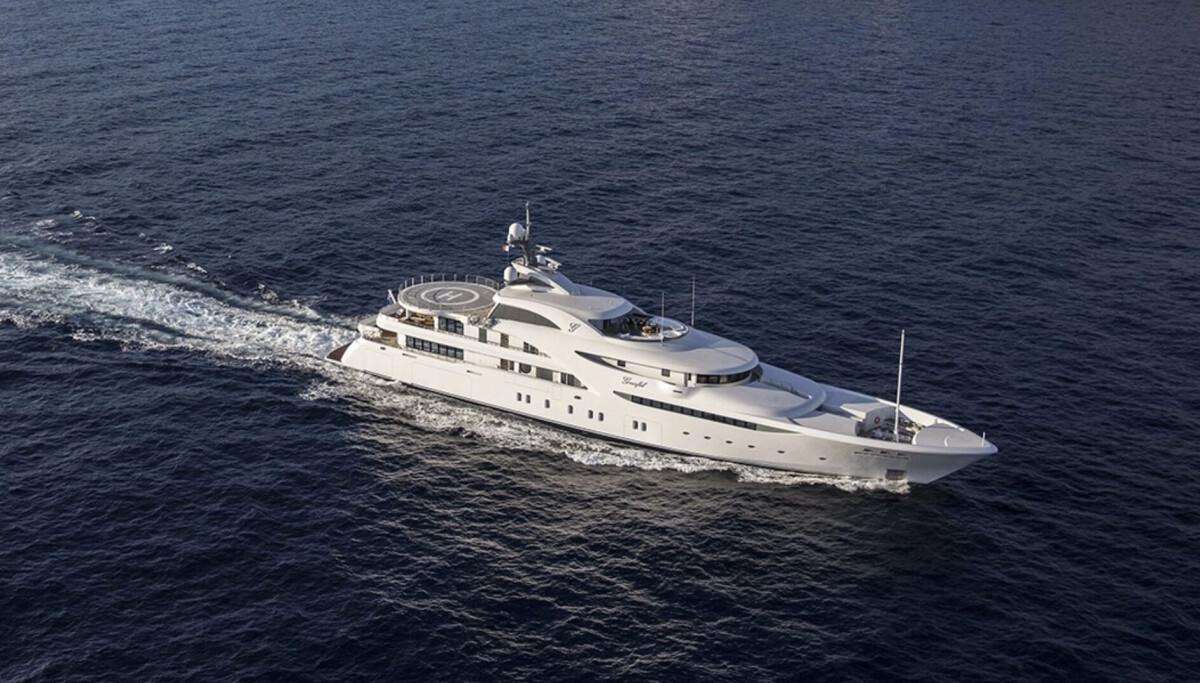 image for Putin's yacht headed north to the Kola Peninsula under warship escort