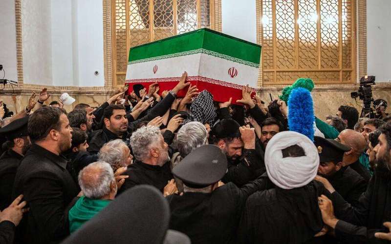 image for Trump and Iran’s supreme leader trade threats as mediators try to save their crumbling deal
