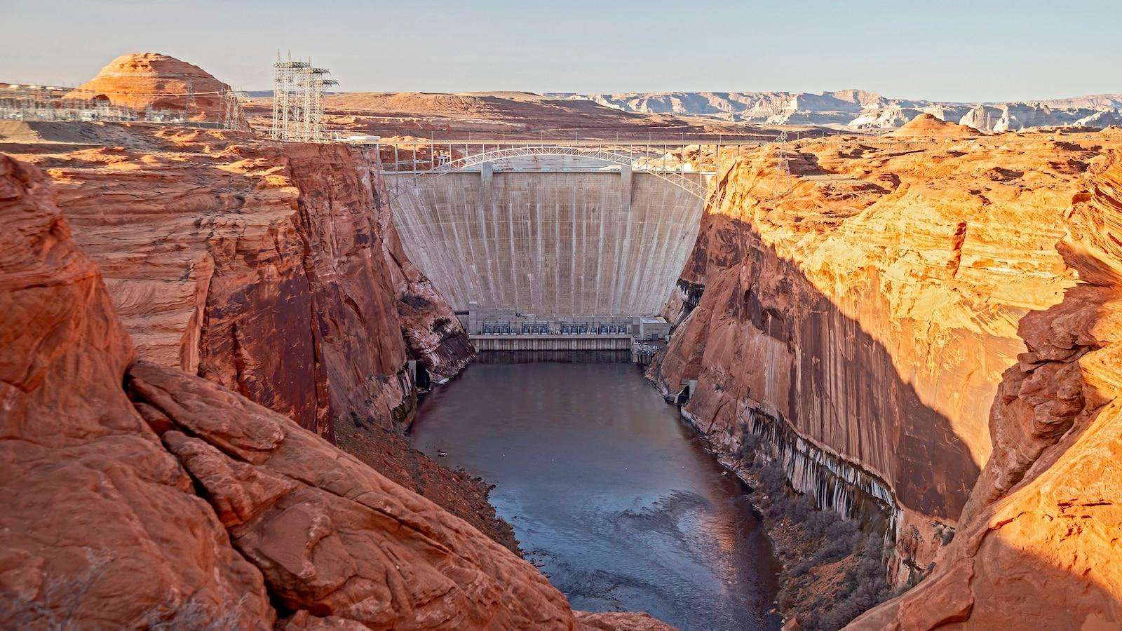 image for Lake Powell reaching critically low elevation levels, nearing 'dead power pool,' experts say