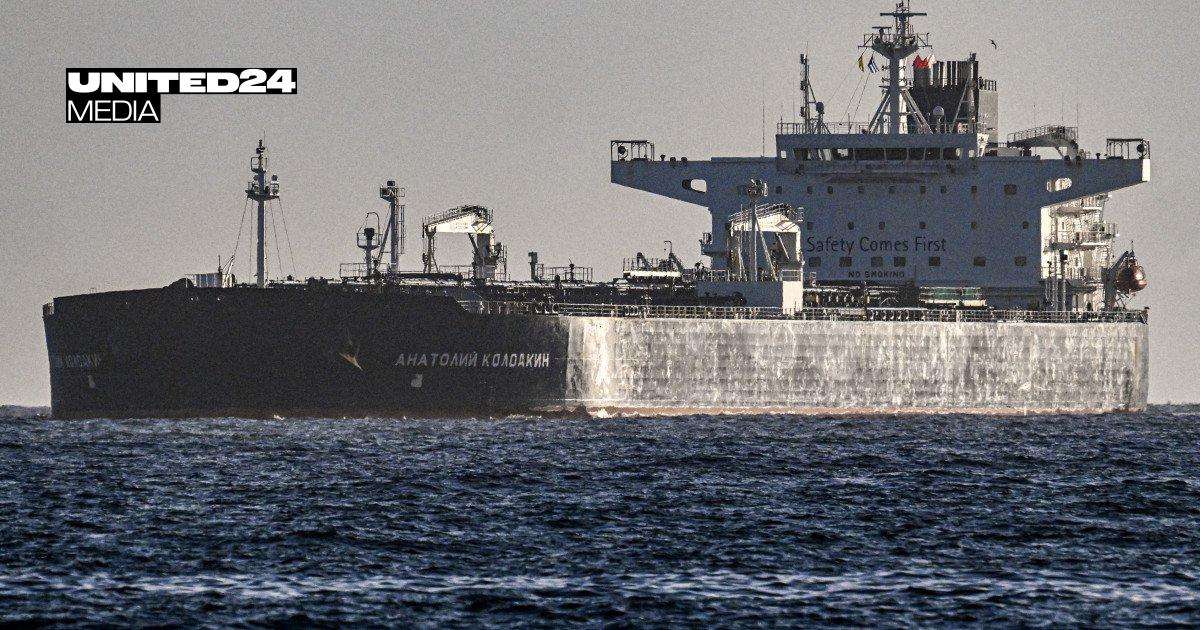 image for Russian Crude Piles Up at Sea as Refinery Strikes Cripple Oil Flows