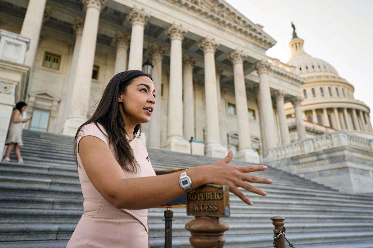 image for AOC argues networks have ‘ethical obligation’ to not air Trump’s upcoming speech about elections