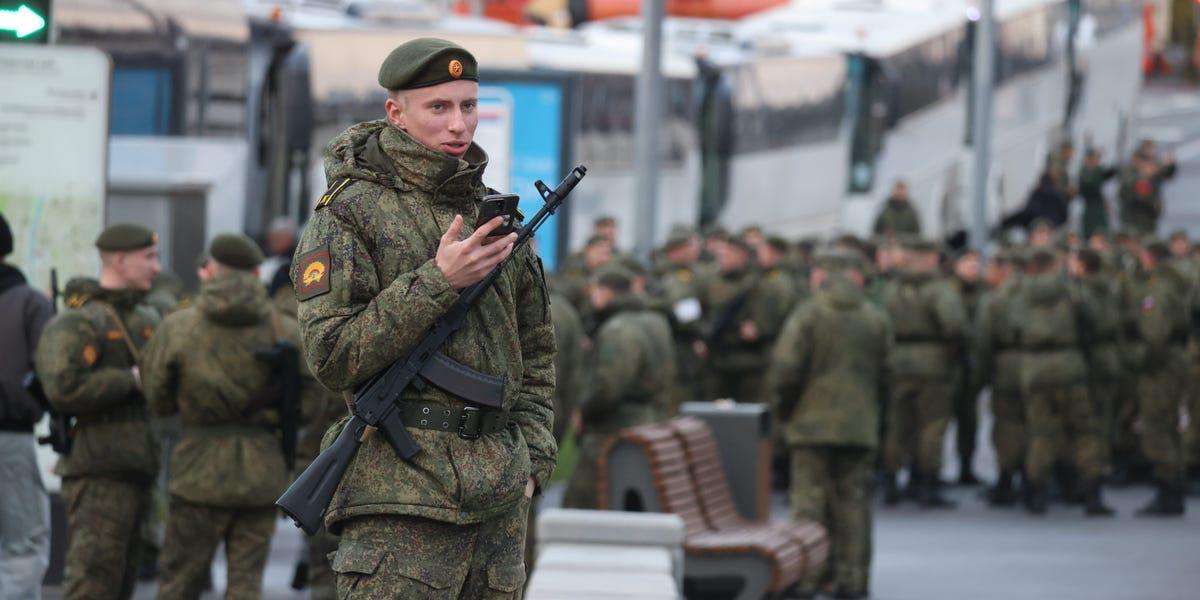 image for Russian Troops Live an Average of 30 Minutes on Battlefield: CIA Chief