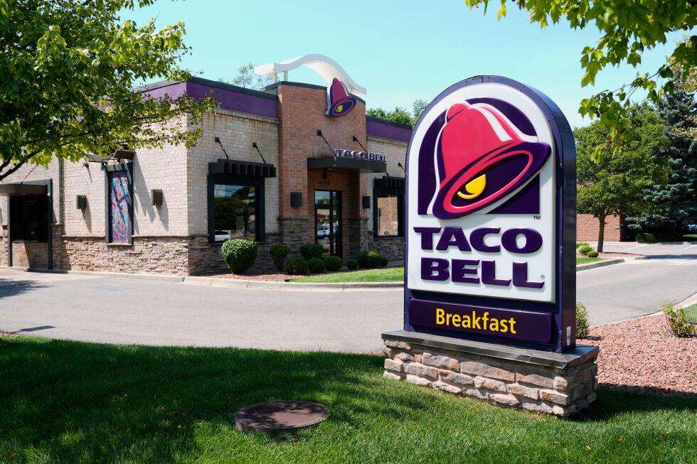 image for Lettuce at Taco Bell in 5 states confirmed as a source of diarrhea-causing parasite
