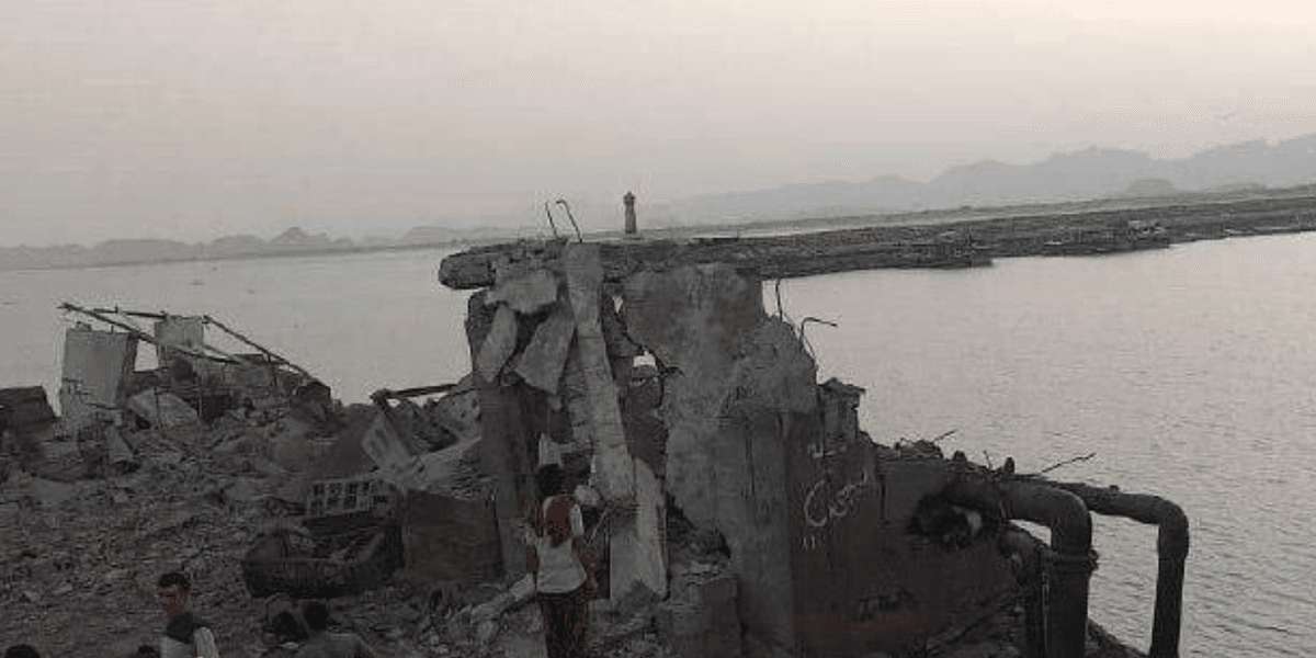 image for 'War Crime': US Attack on Water Desalination Plant Cuts Off Supply for Thousands in Southern Iran