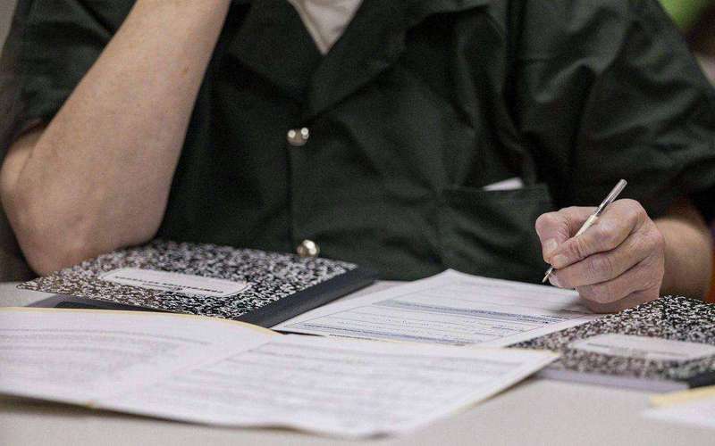 image for Prisoner wins legal battle to send semen-covered letters to fiancée