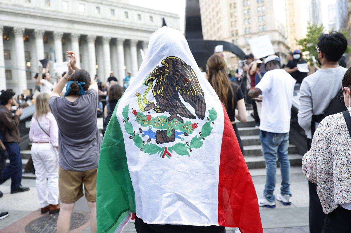 image for Mexico files 20 U.S. complaints, seeks U.N. review over ICE deaths